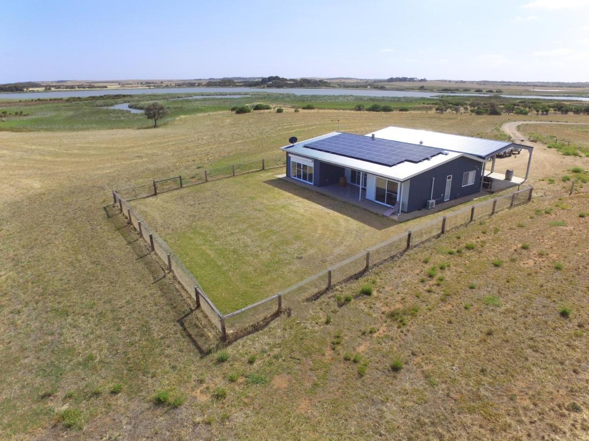 Coorong Island Retreat - Farm Stay At Pet Friendly Property Meningie Ngoại thất bức ảnh