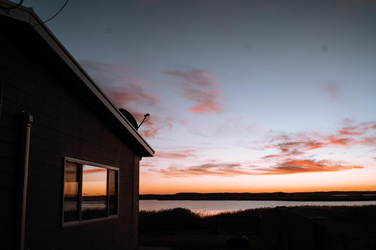 Coorong Island Retreat - Farm Stay At Pet Friendly Property Meningie Ngoại thất bức ảnh