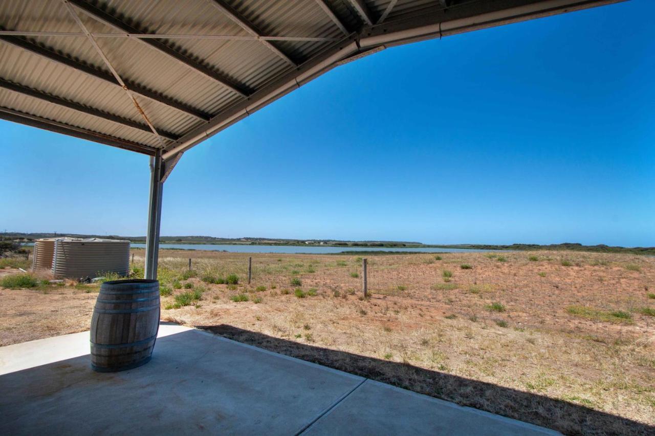 Coorong Island Retreat - Farm Stay At Pet Friendly Property Meningie Ngoại thất bức ảnh
